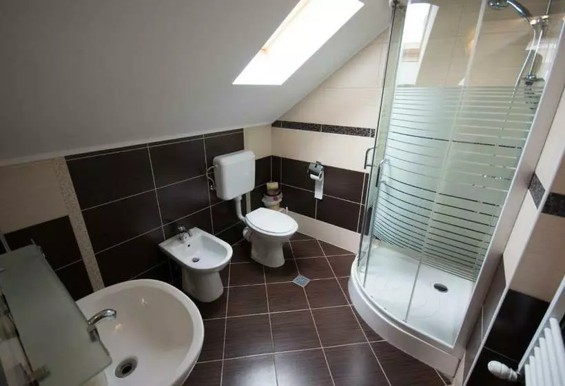 Majatalo Sziklakert Fogadó