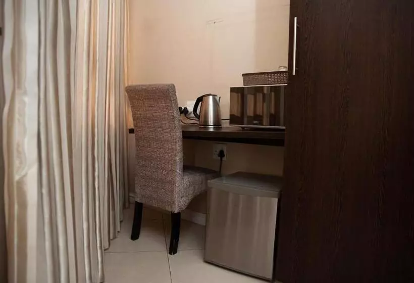 Bayside Hotel 100 Pixley Kaseme Street