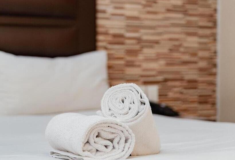 Bayside Hotel 100 Pixley Kaseme Street