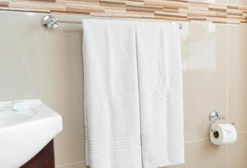 Bayside Hotel 100 Pixley Kaseme Street