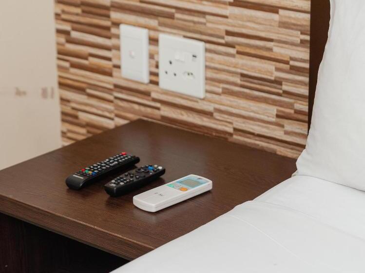 Bayside Hotel 100 Pixley Kaseme Street