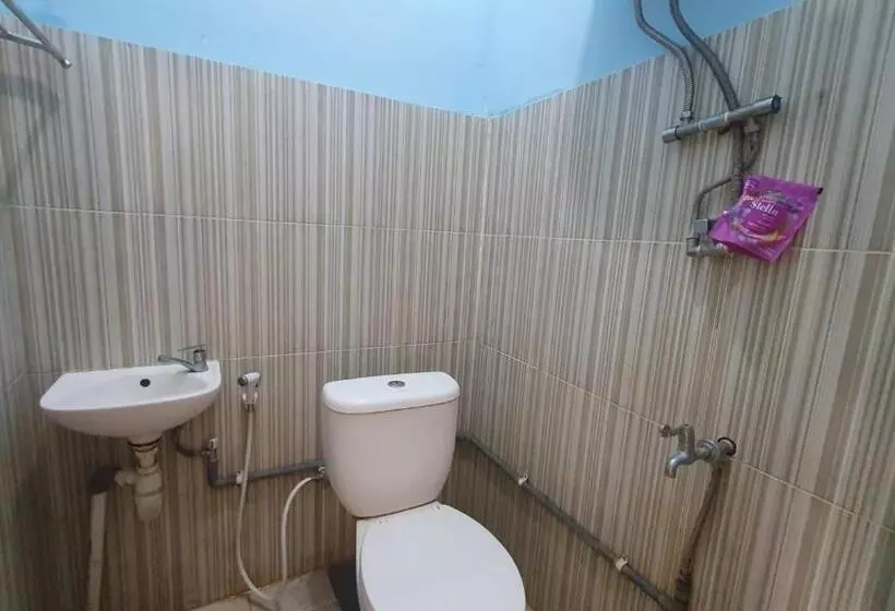 Hotelli Reddoorz Syariah At Demasto Homestay Jember