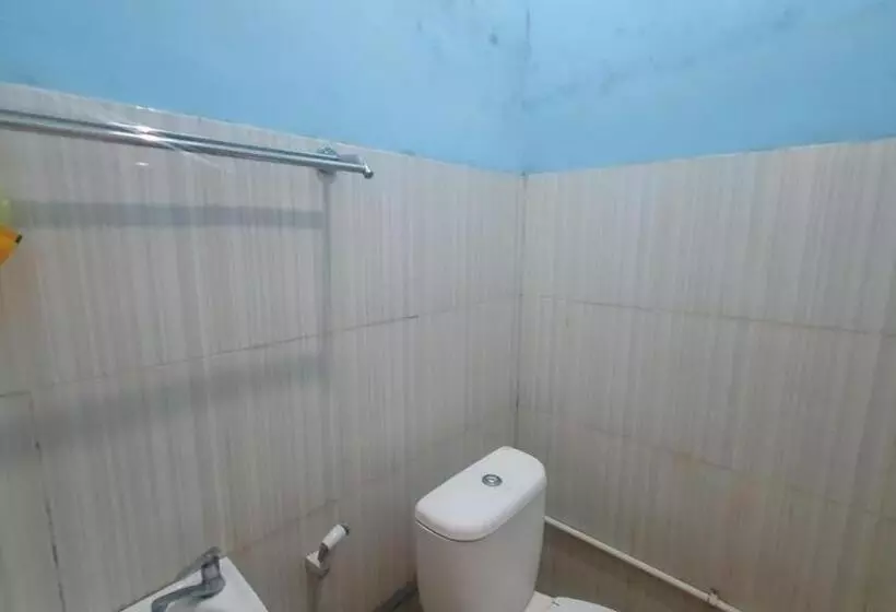 Hotelli Reddoorz Syariah At Demasto Homestay Jember