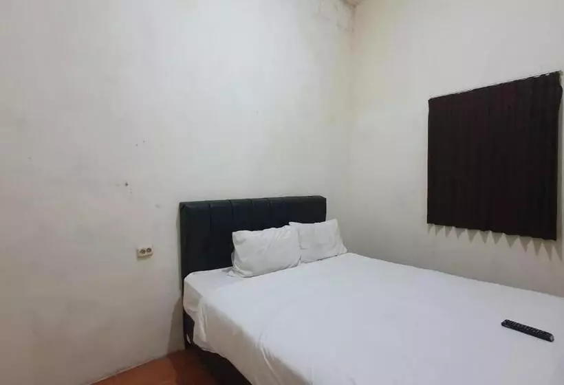 Hotelli Reddoorz Syariah At Demasto Homestay Jember