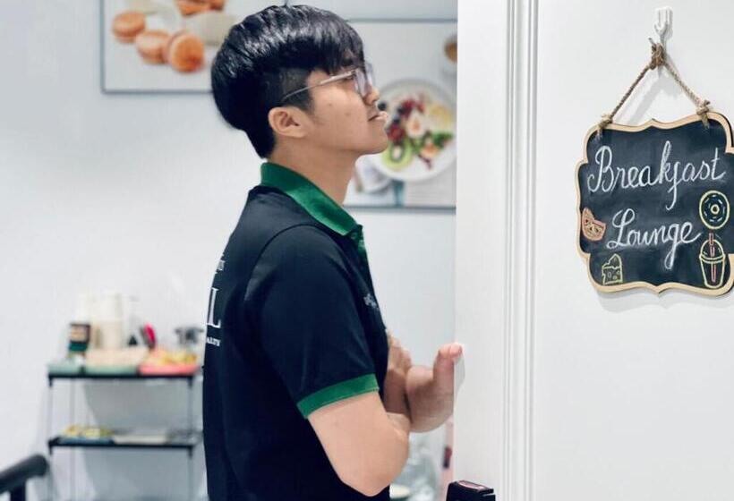 هتل The Royal Homies  Phu My Hung