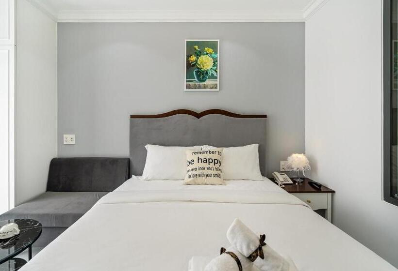 هتل The Royal Homies  Phu My Hung