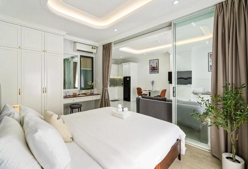 هتل The Royal Homies  Phu My Hung