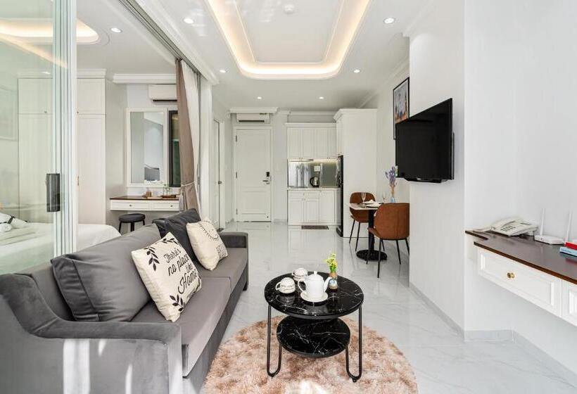 هتل The Royal Homies  Phu My Hung