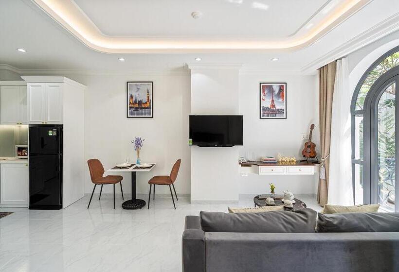 هتل The Royal Homies  Phu My Hung