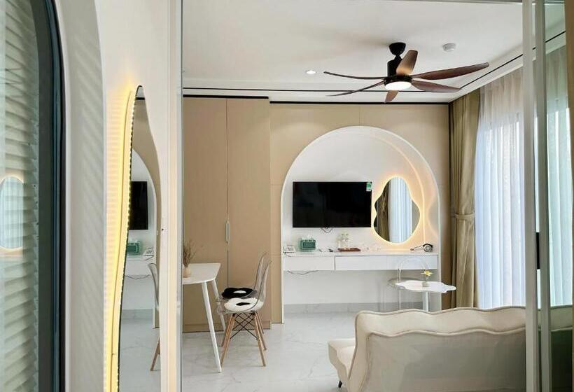 هتل The Royal Homies  Phu My Hung