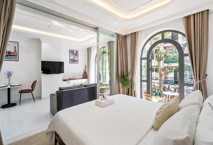 هتل The Royal Homies  Phu My Hung