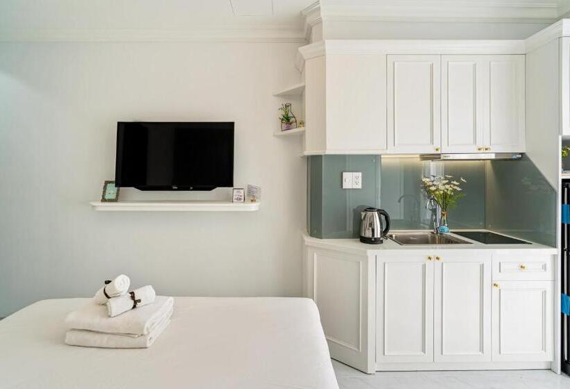 هتل The Royal Homies  Phu My Hung