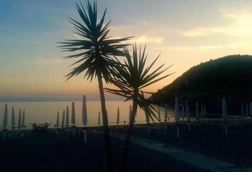 Hotelli Villa Degli Aranci