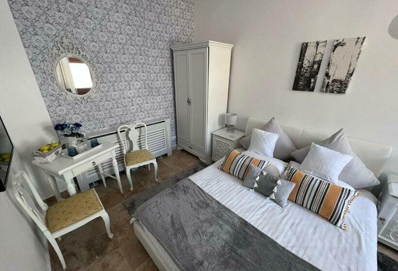 ペンション Eduard Central Weiss