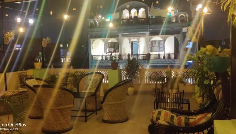 پانسیون Madhav Guest House