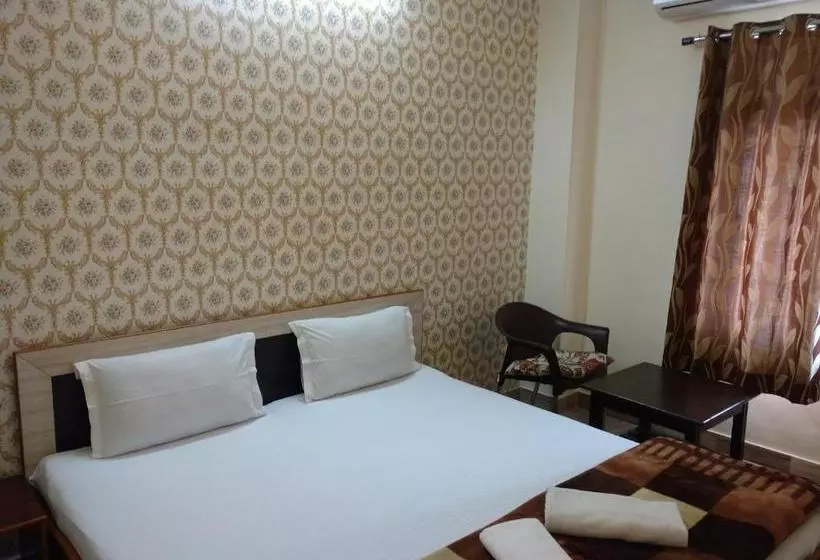 پانسیون Madhav Guest House