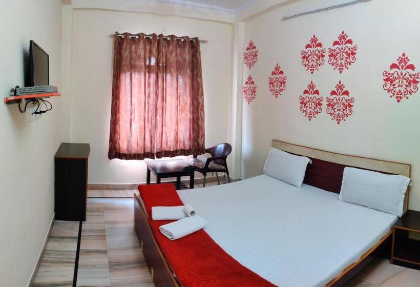 پانسیون Madhav Guest House