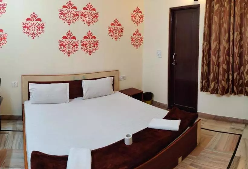 پانسیون Madhav Guest House