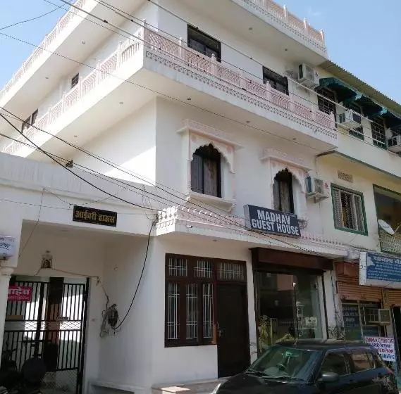 پانسیون Madhav Guest House