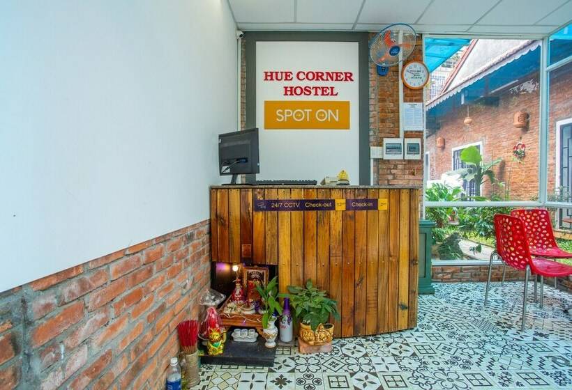 Spot On 957 Hue Corner Hostel