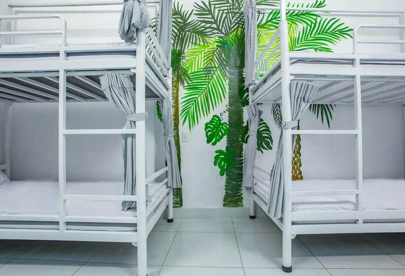 Spot On 957 Hue Corner Hostel