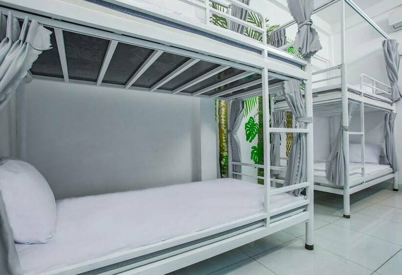 Spot On 957 Hue Corner Hostel