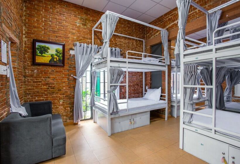 Spot On 957 Hue Corner Hostel