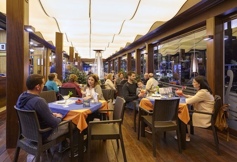 Apartamentos La Jabega