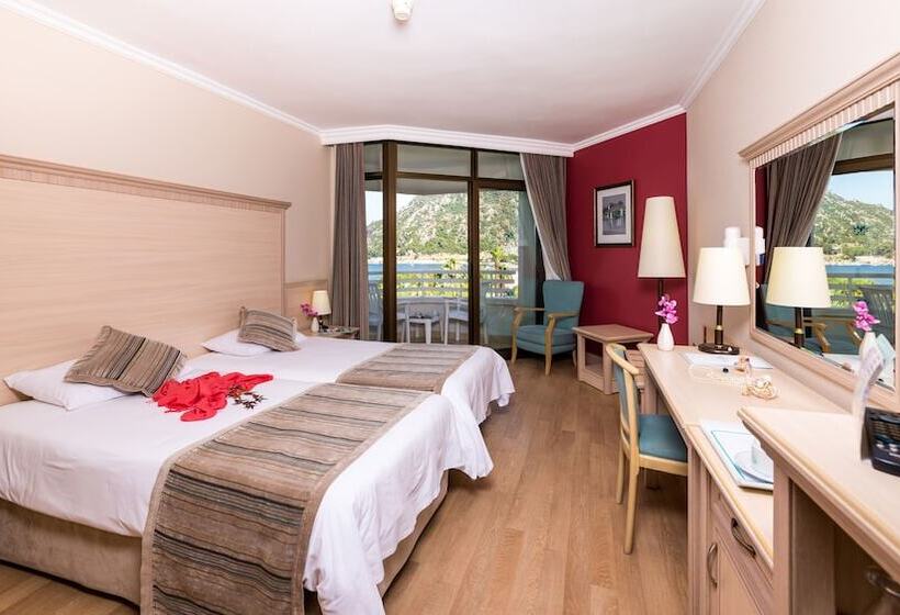 בית מלון כפרי Aqua