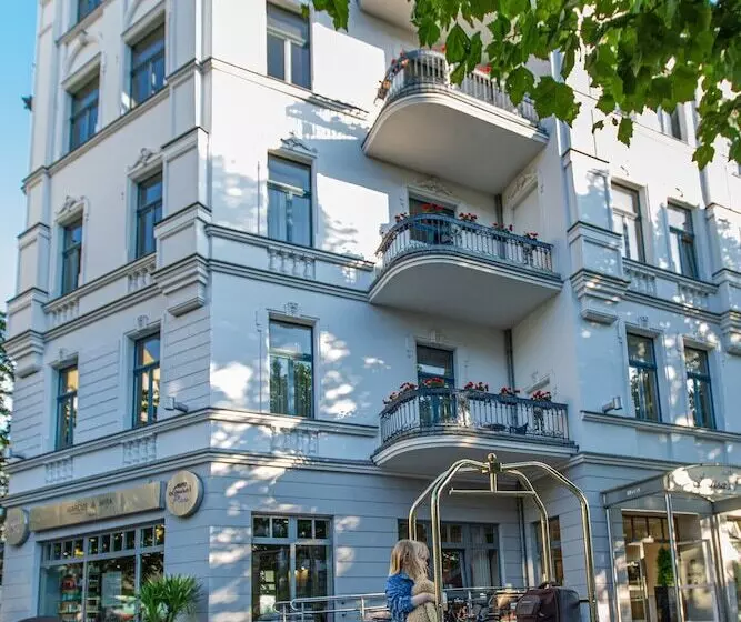 هتل Louisa's Place