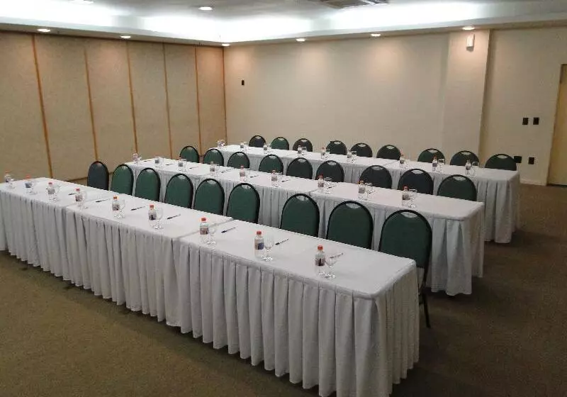 ホテル Plaza Praia Suites