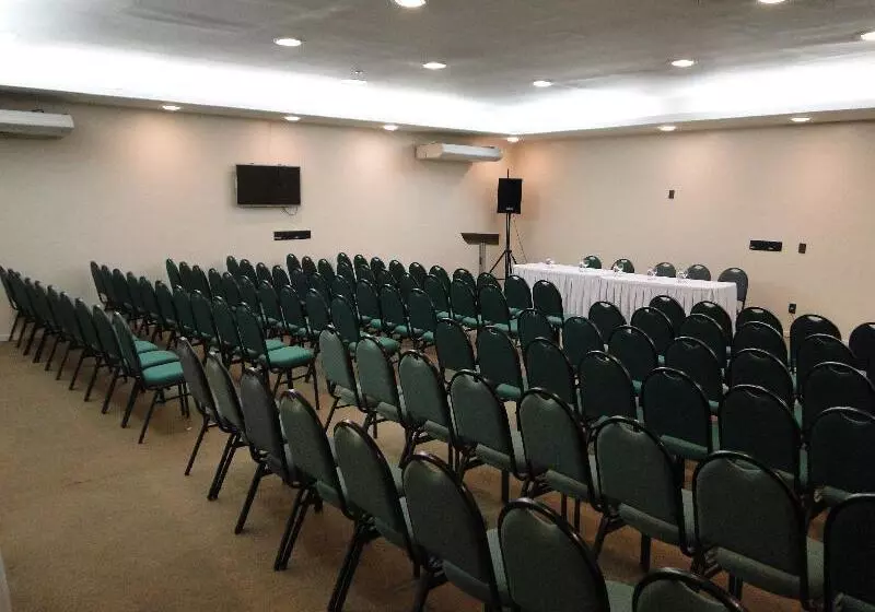 ホテル Plaza Praia Suites