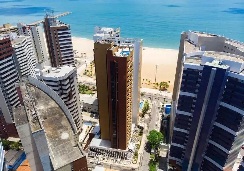 ホテル Plaza Praia Suites