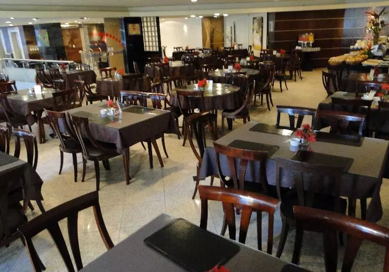 ホテル Plaza Praia Suites