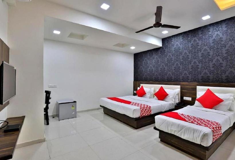 בית מלון כפרי The Dev Orchid