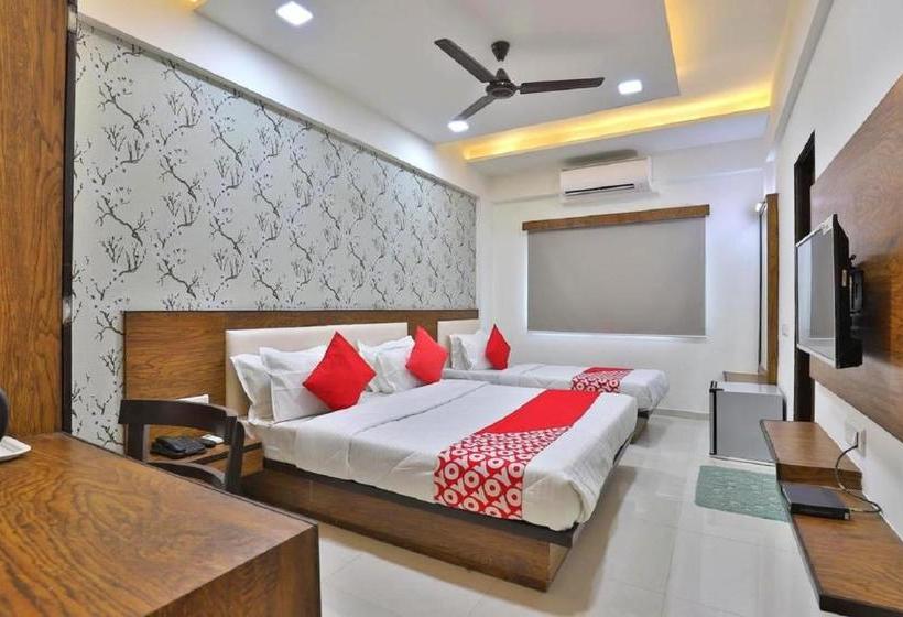 בית מלון כפרי The Dev Orchid