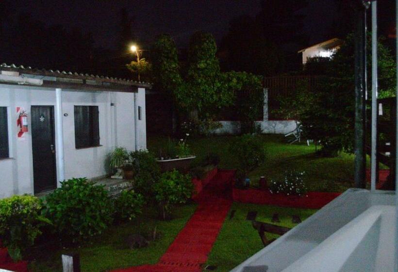 هاستل Hostería El Bosque