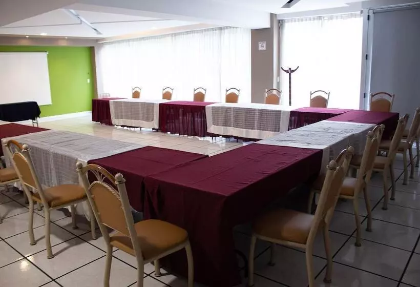 فندق Diana Del Bosque By Dot Urban