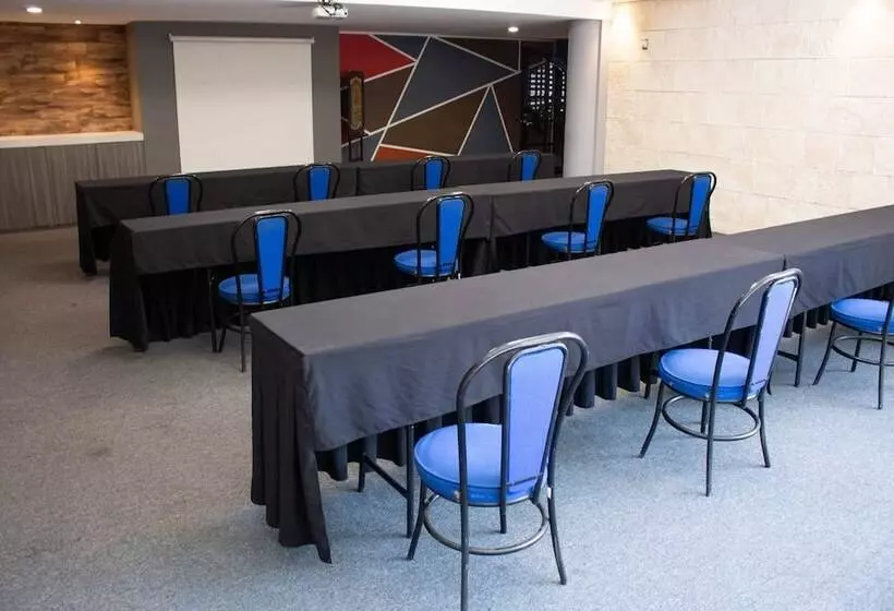 فندق Diana Del Bosque By Dot Urban