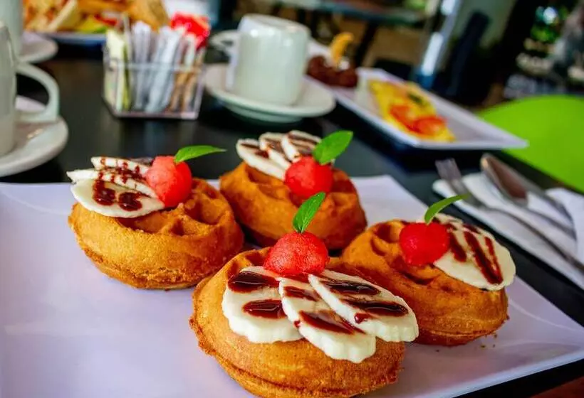 فندق Diana Del Bosque By Dot Urban