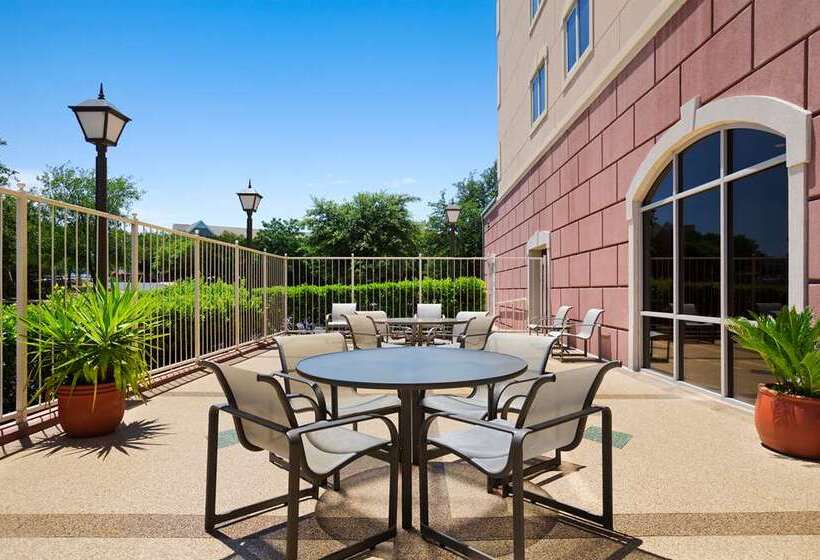 هتل Embassy Suites By Hilton Austin Arboretum