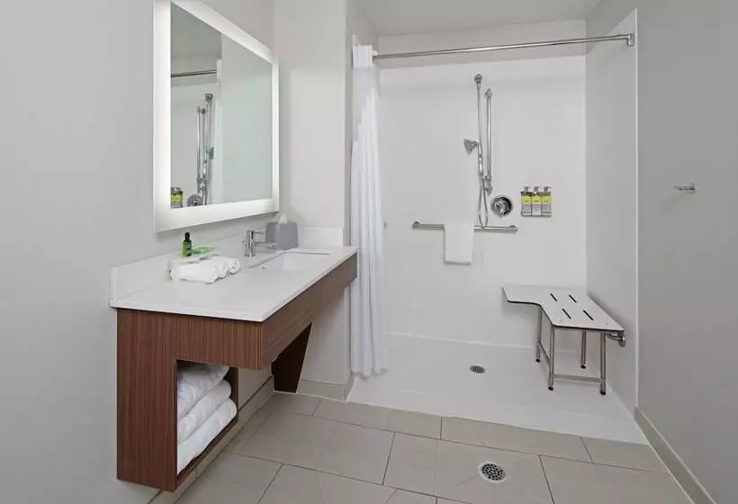 Отель Holiday Inn Express Seattle   Sea Tac Airport, An Ihg