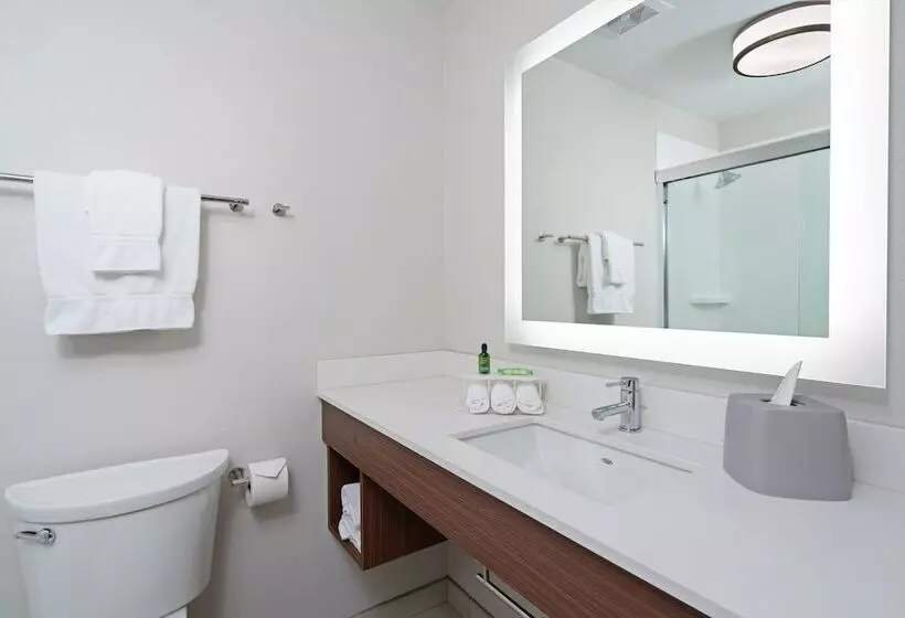 Отель Holiday Inn Express Seattle   Sea Tac Airport, An Ihg