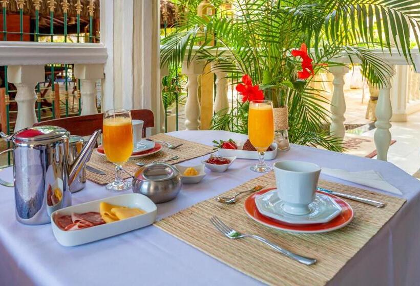 هتل Pousada Casablanca