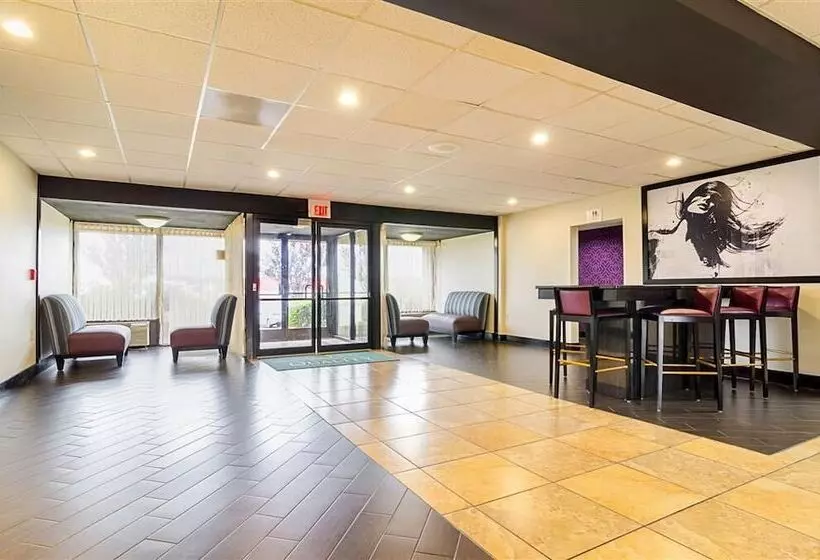 호텔 Holiday Inn & Suites Richmond West End, An Ihg