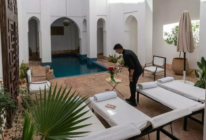 هتل Riyad El Cadi