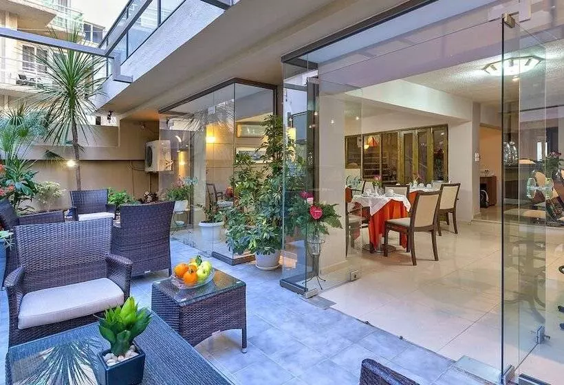 Leonidas Hotel & Apartments