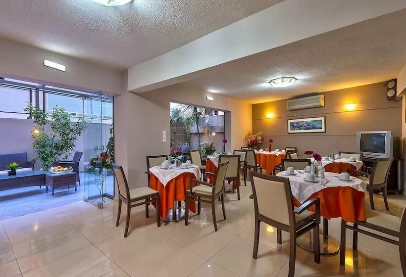 Leonidas Hotel & Apartments