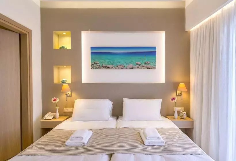 Leonidas Hotel & Apartments