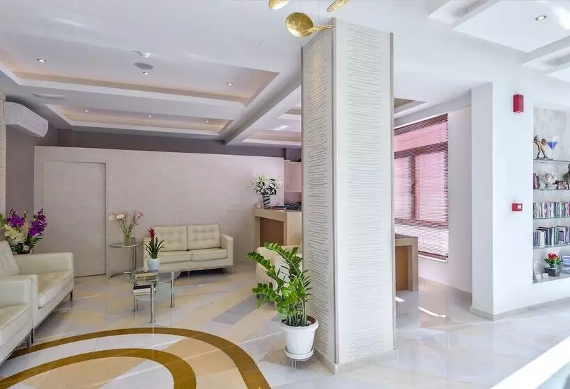 Leonidas Hotel & Apartments